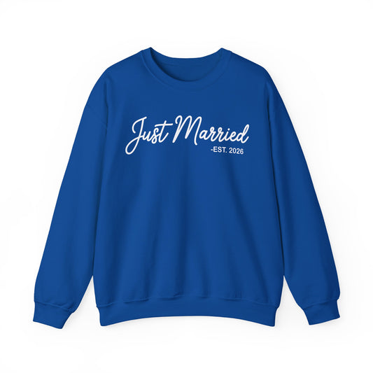 Just Married 2026 Honeymoon Wedding Couples Fiancee Sweatshirt