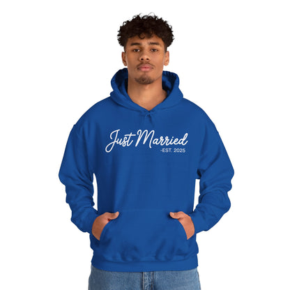 Just Married 2025 Honeymoon Wedding Couples Fiancee Hoodie