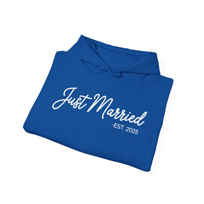 Just Married 2025 Honeymoon Wedding Couples Fiancee Hoodie