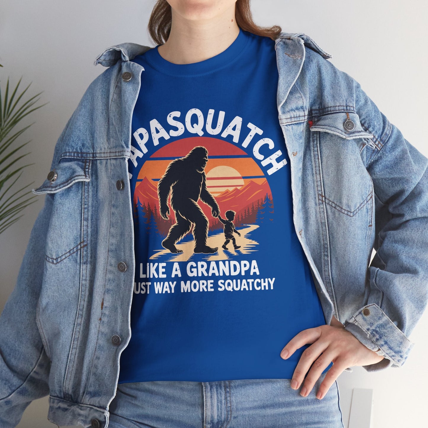 Retro Papa Squatch Like A Grandpa Funny Bigfoot Sasquatchy T-Shirt