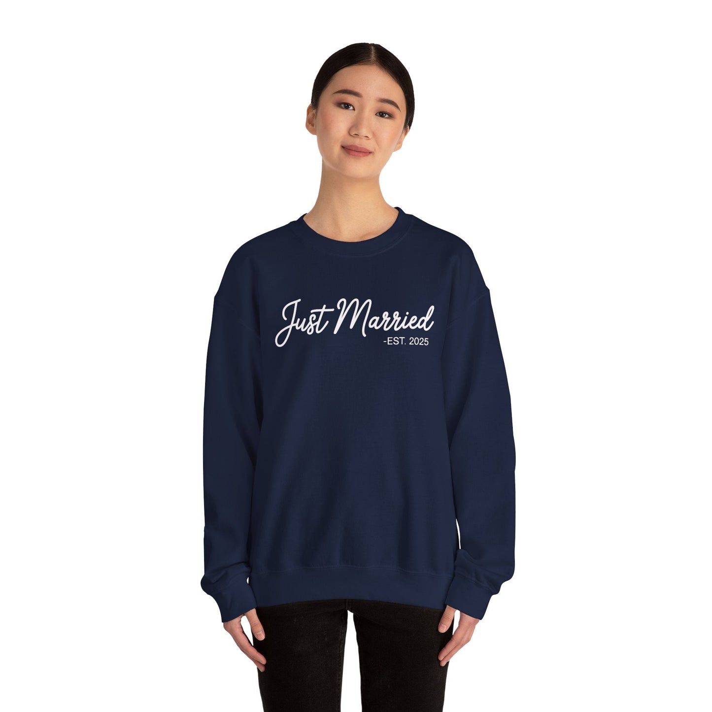 Just Married 2025 Honeymoon Wedding Couples Fiancee Sweatshirt