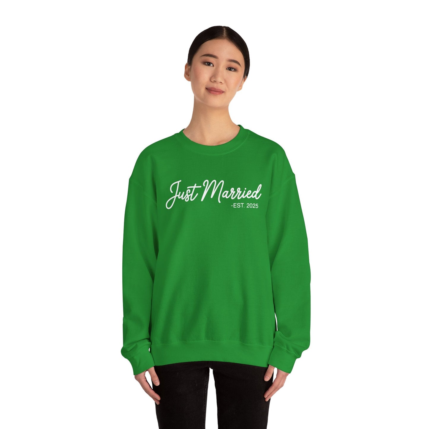 Just Married 2025 Honeymoon Wedding Couples Fiancee Sweatshirt