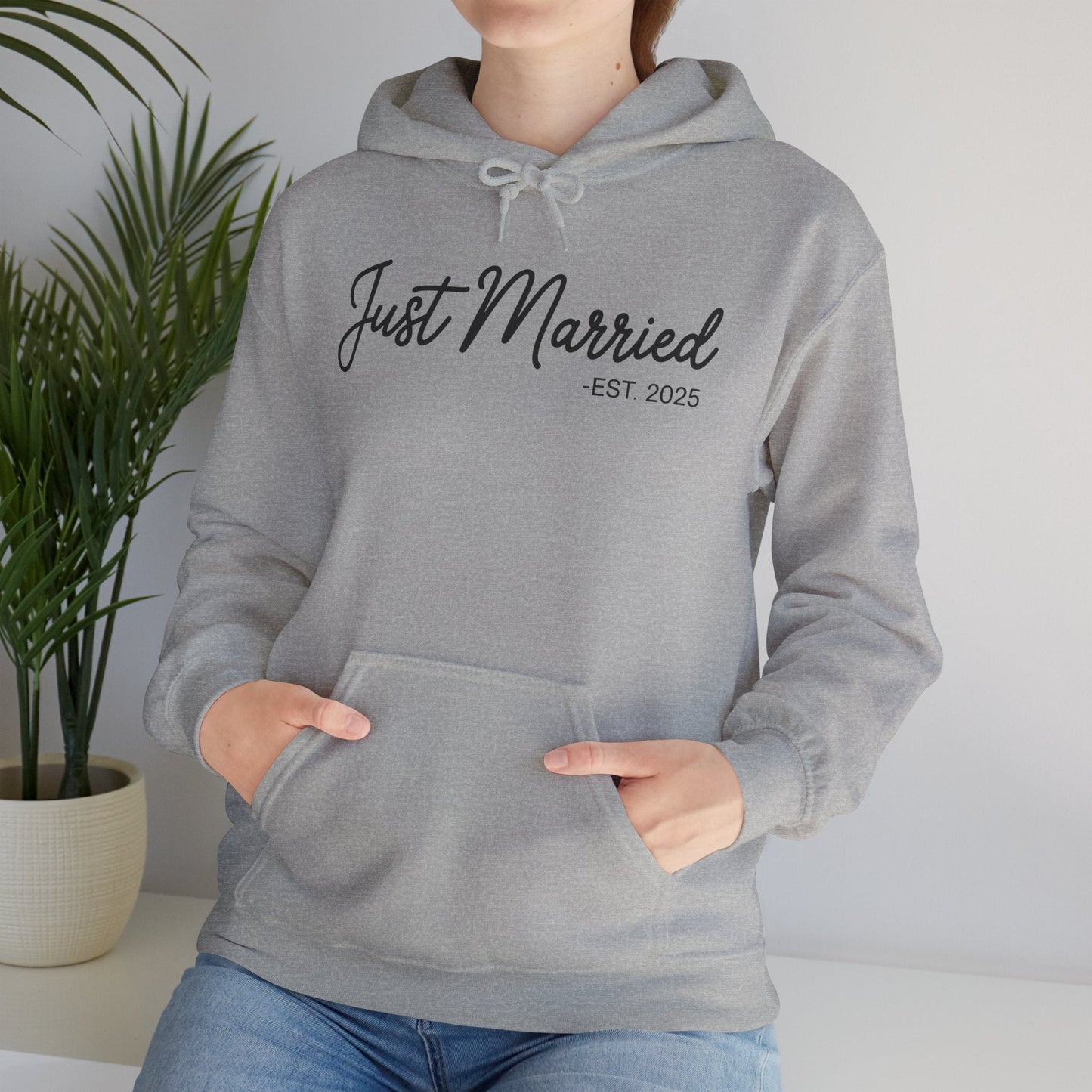 Just Married 2025 Honeymoon Wedding Couples Fiancee Hoodie