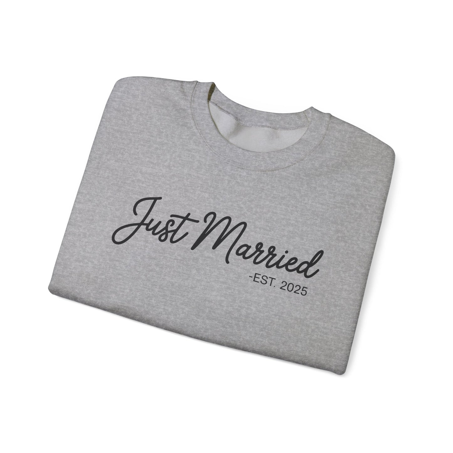 Just Married 2025 Honeymoon Wedding Couples Fiancee Sweatshirt