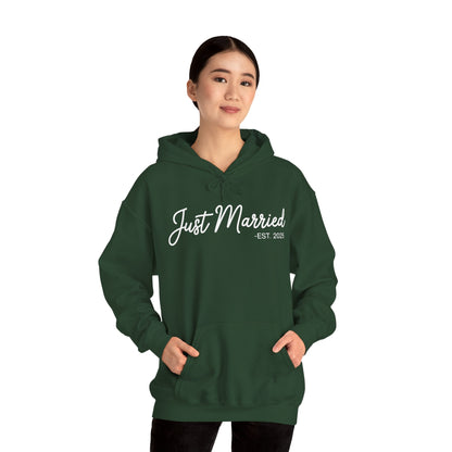 Just Married 2025 Honeymoon Wedding Couples Fiancee Hoodie