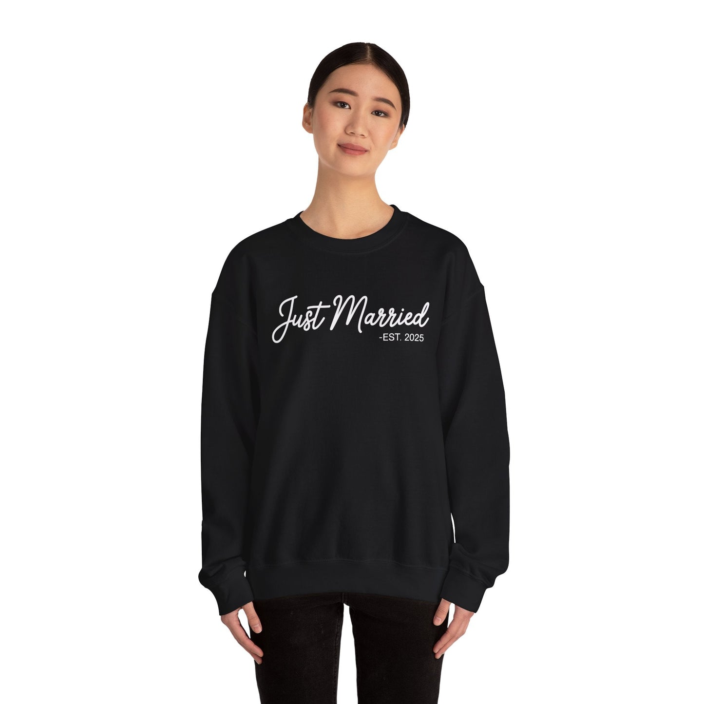 Just Married 2025 Honeymoon Wedding Couples Fiancee Sweatshirt