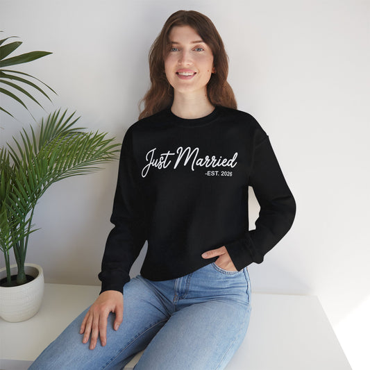 Just Married 2026 Honeymoon Wedding Couples Fiancee Sweatshirt