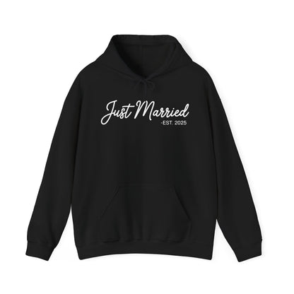 Just Married 2025 Honeymoon Wedding Couples Fiancee Hoodie