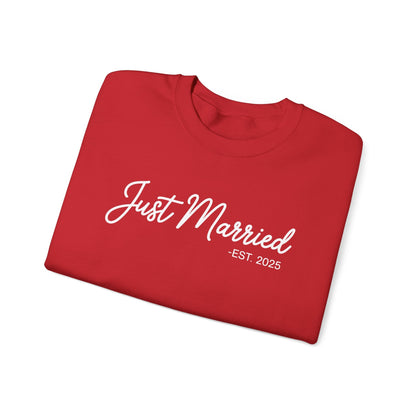 Just Married 2025 Honeymoon Wedding Couples Fiancee Sweatshirt
