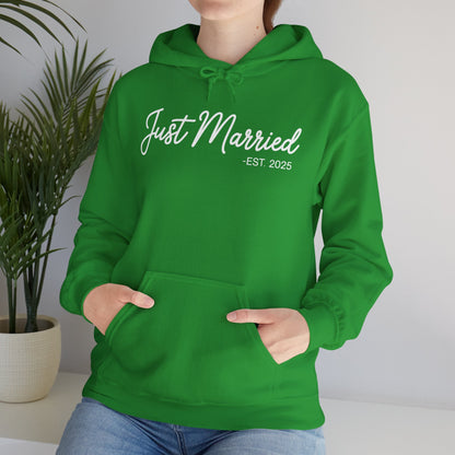 Just Married 2025 Honeymoon Wedding Couples Fiancee Hoodie