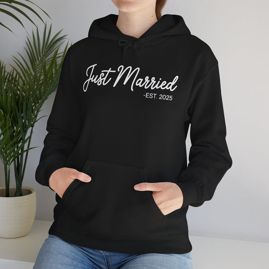 Just Married 2025 Honeymoon Wedding Couples Fiancee Hoodie